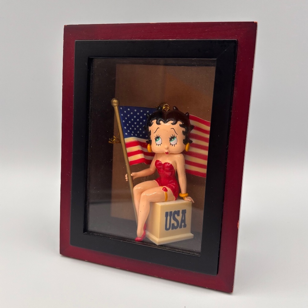 Vintage Betty Boop USA American Flag Patriotic Figurine Wooden Shadow Box